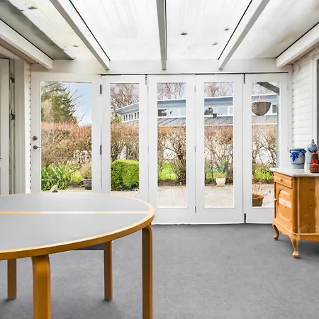 3 Bedroom Beautiful In Hébergement de vacances *